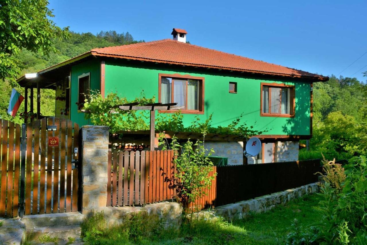 Vetrintsi Къща Край Реката/ House By The River מראה חיצוני תמונה