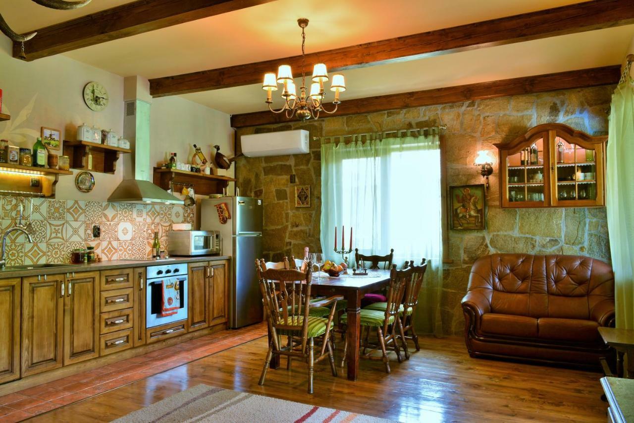 Vetrintsi Къща Край Реката/ House By The River מראה חיצוני תמונה