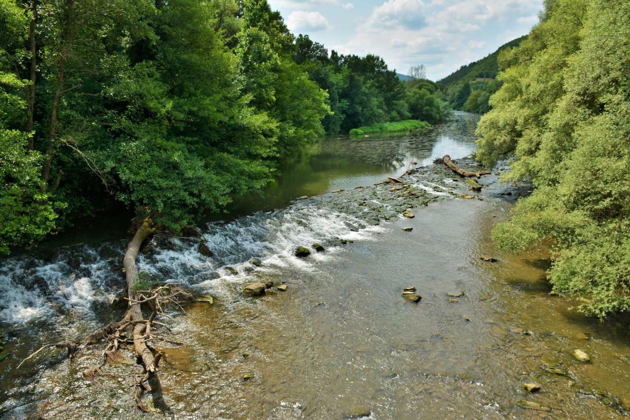 Vetrintsi Къща Край Реката/ House By The River מראה חיצוני תמונה