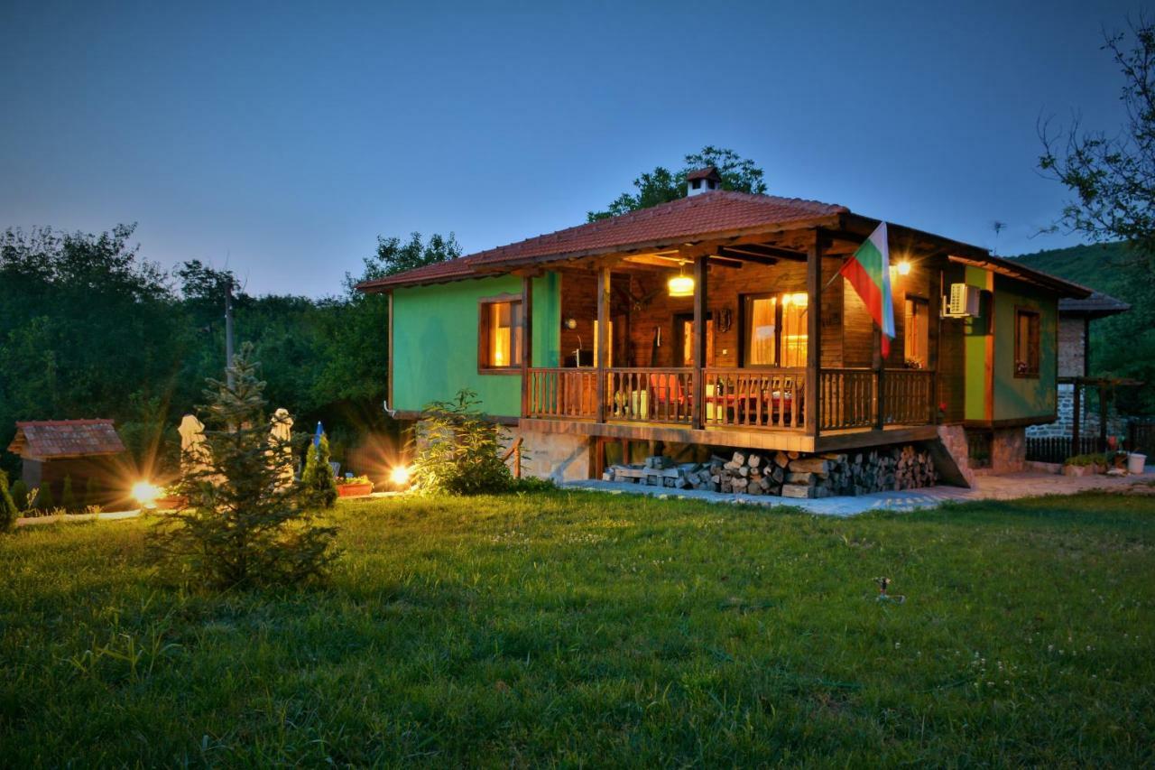 Vetrintsi Къща Край Реката/ House By The River מראה חיצוני תמונה